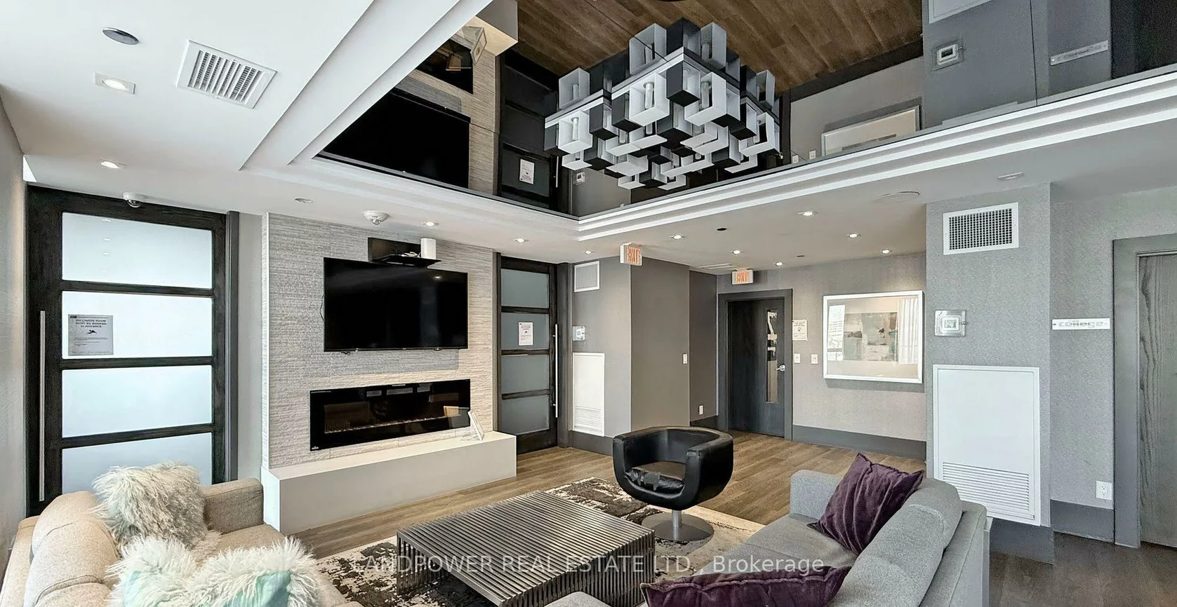 297, College, Kensington-Chinatown, Toronto