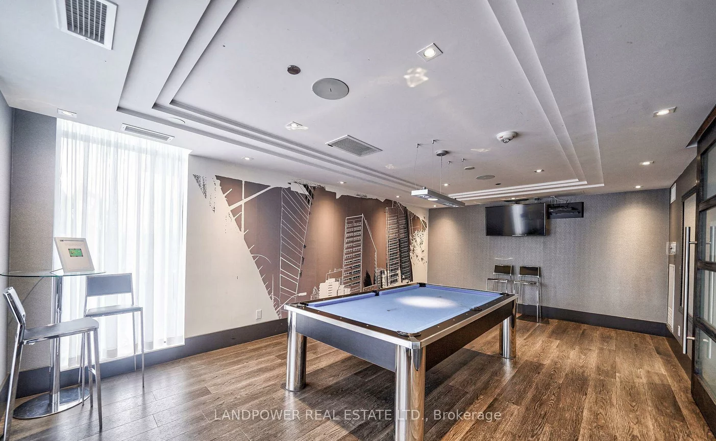 297, College, Kensington-Chinatown, Toronto