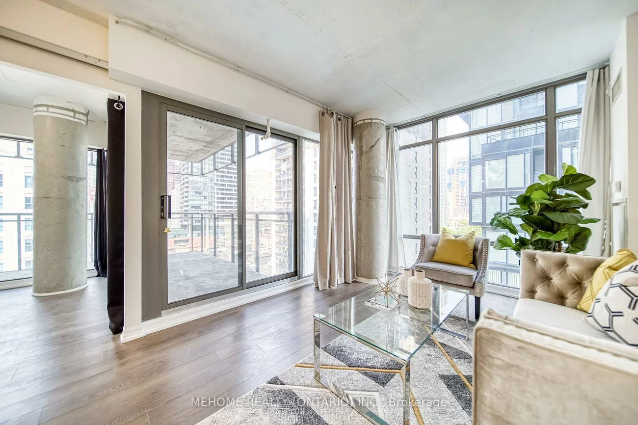 22, Wellesley, Church-Yonge Corridor, Toronto
