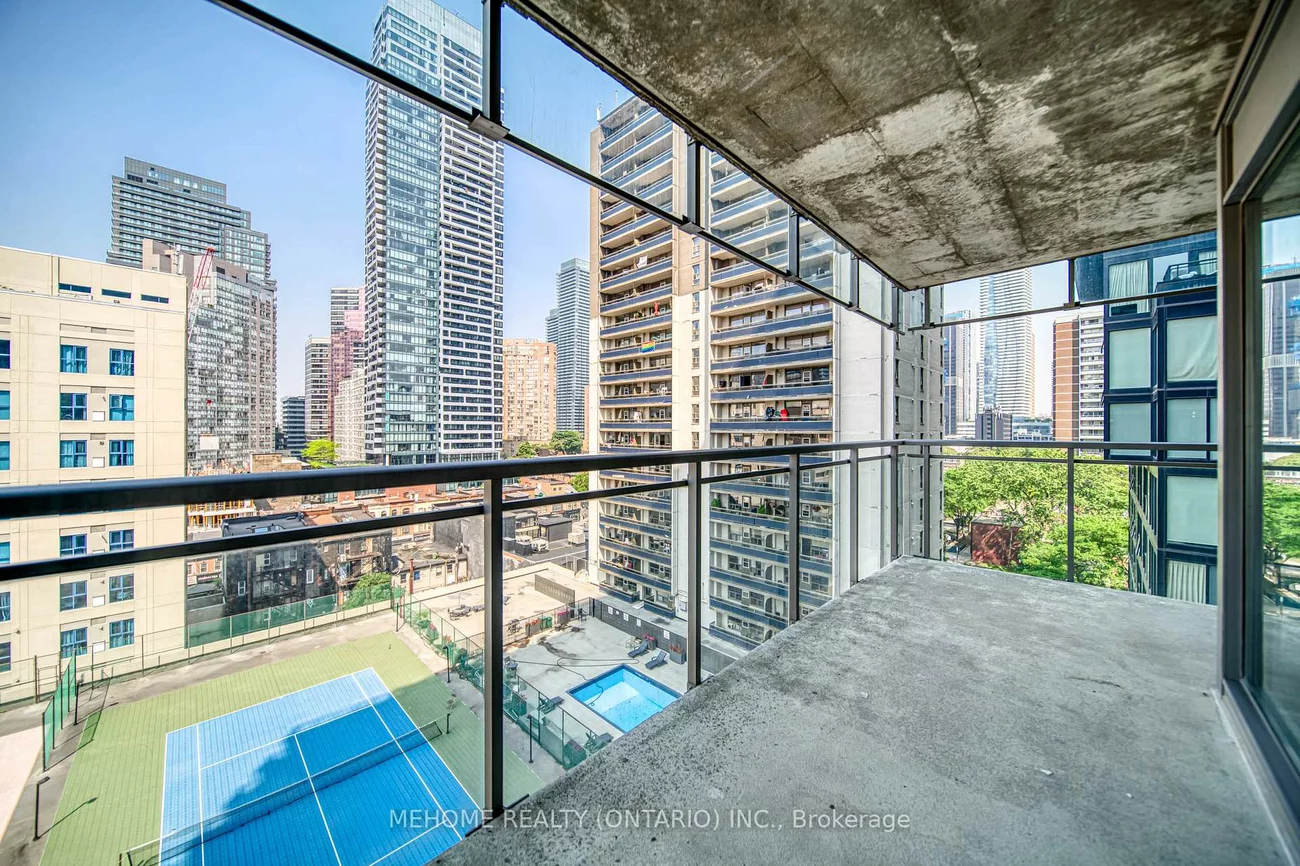 22, Wellesley, Church-Yonge Corridor, Toronto