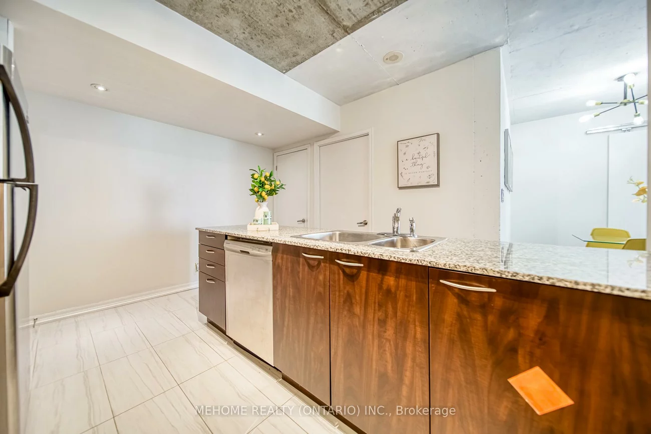 22, Wellesley, Church-Yonge Corridor, Toronto