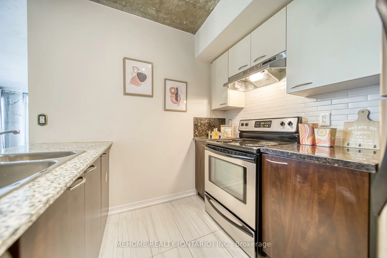 22, Wellesley, Church-Yonge Corridor, Toronto