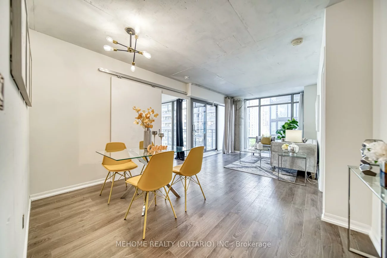 22, Wellesley, Church-Yonge Corridor, Toronto