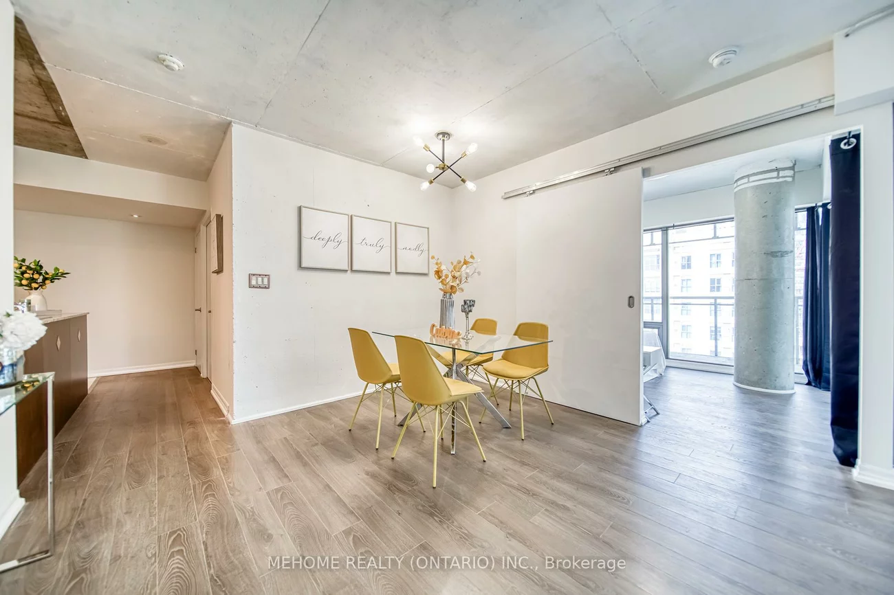 22, Wellesley, Church-Yonge Corridor, Toronto