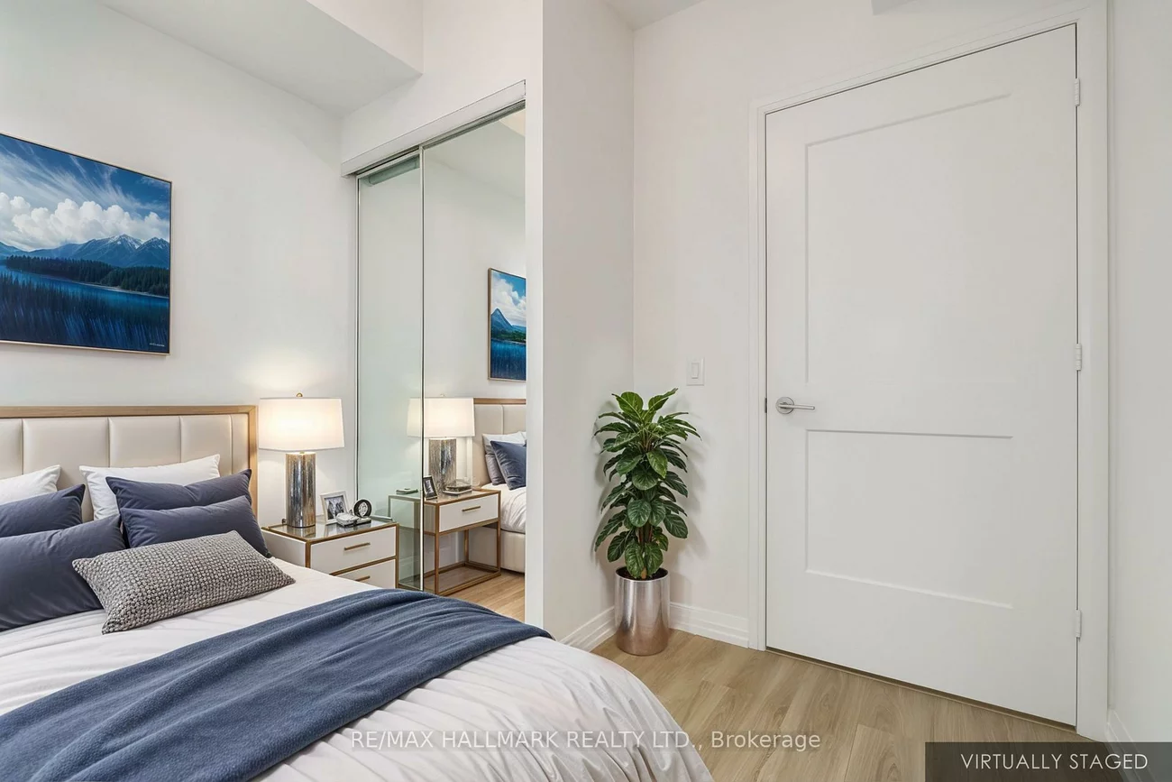 8, Widmer, Waterfront Communities C1, Toronto
