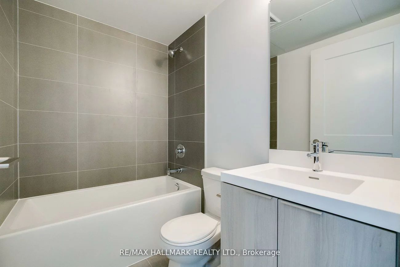 8, Widmer, Waterfront Communities C1, Toronto