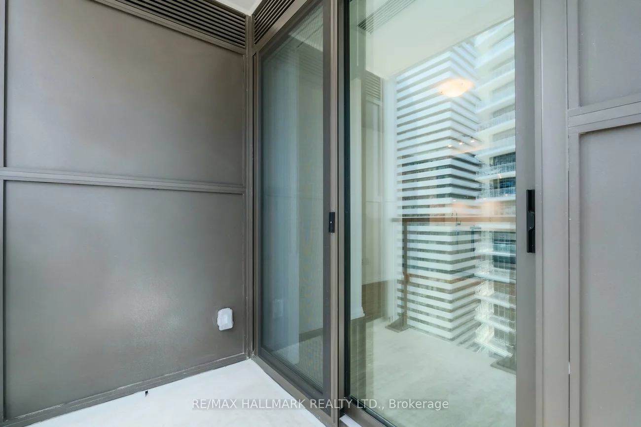 8, Widmer, Waterfront Communities C1, Toronto