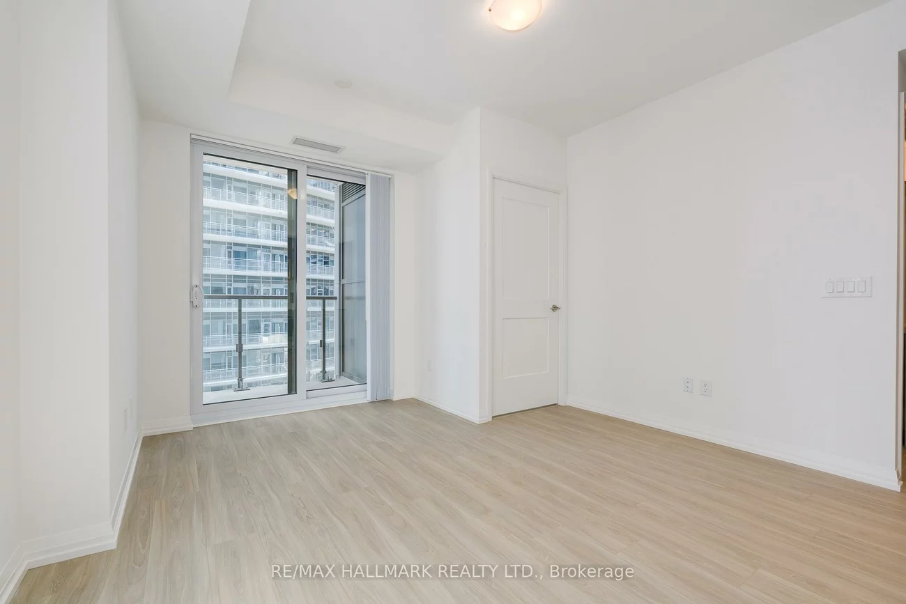 8, Widmer, Waterfront Communities C1, Toronto
