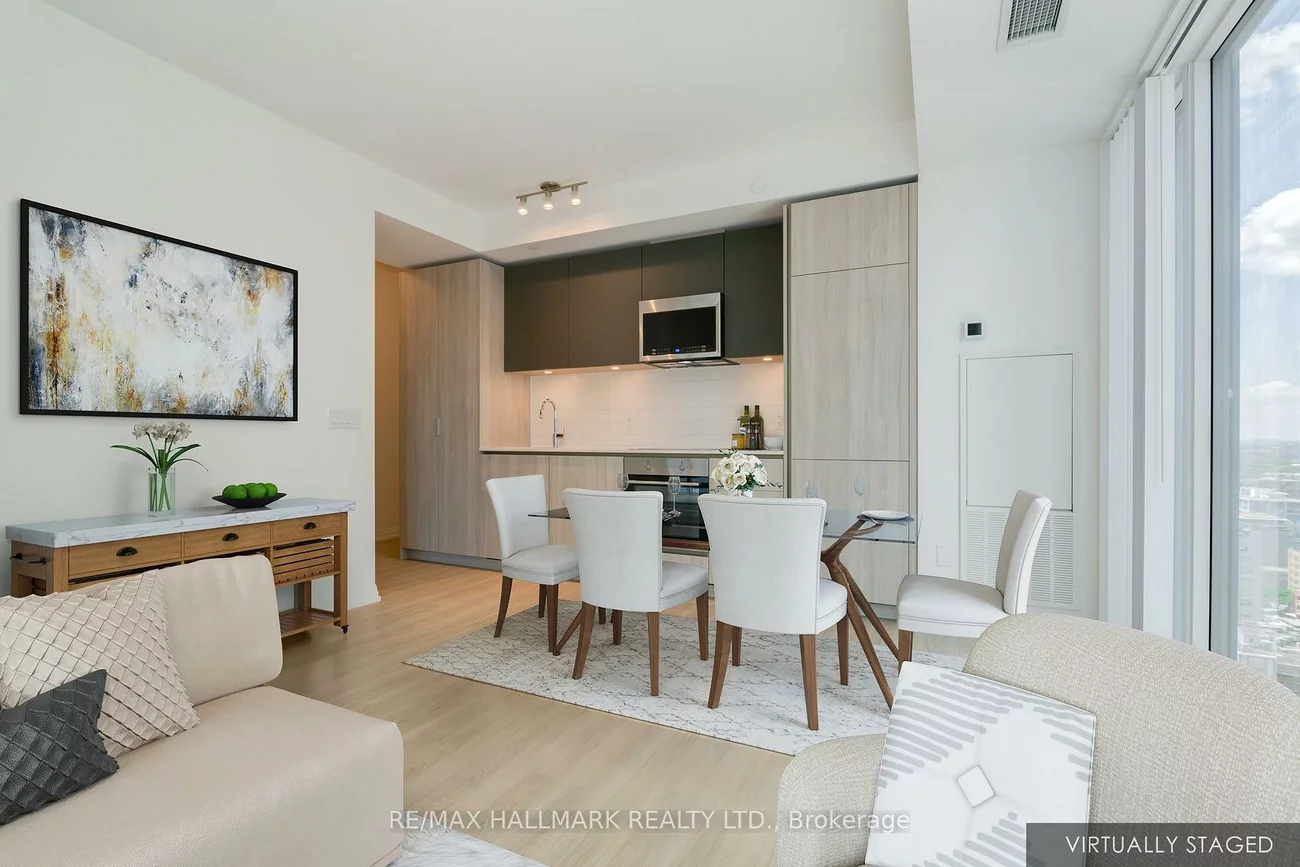 8, Widmer, Waterfront Communities C1, Toronto
