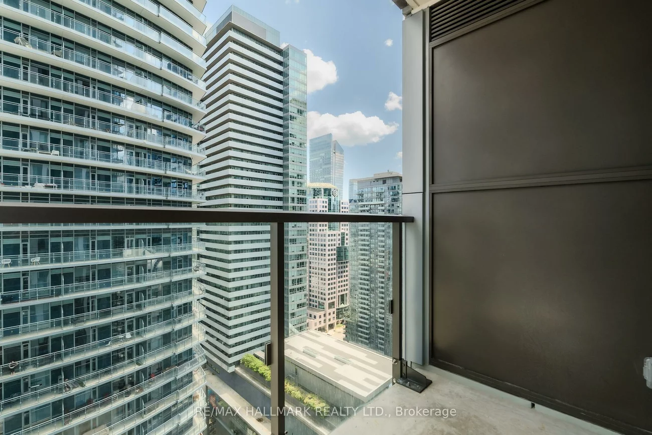 8, Widmer, Waterfront Communities C1, Toronto