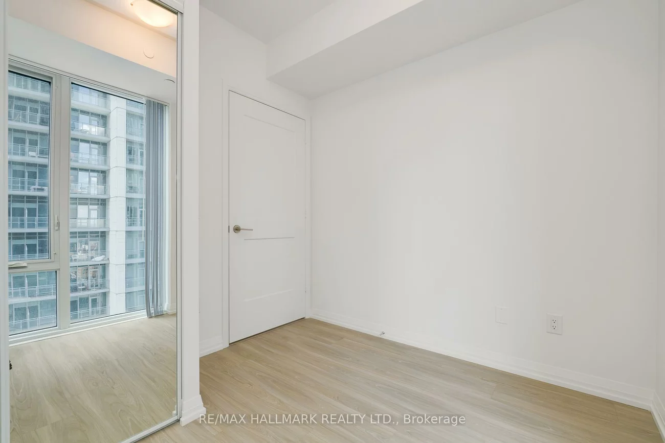 8, Widmer, Waterfront Communities C1, Toronto