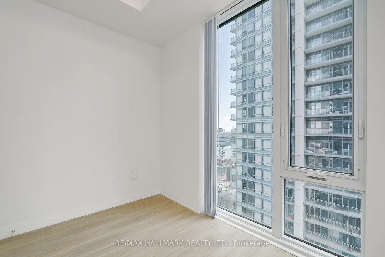 8, Widmer, Waterfront Communities C1, Toronto