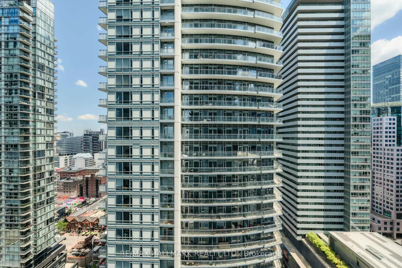 8, Widmer, Waterfront Communities C1, Toronto