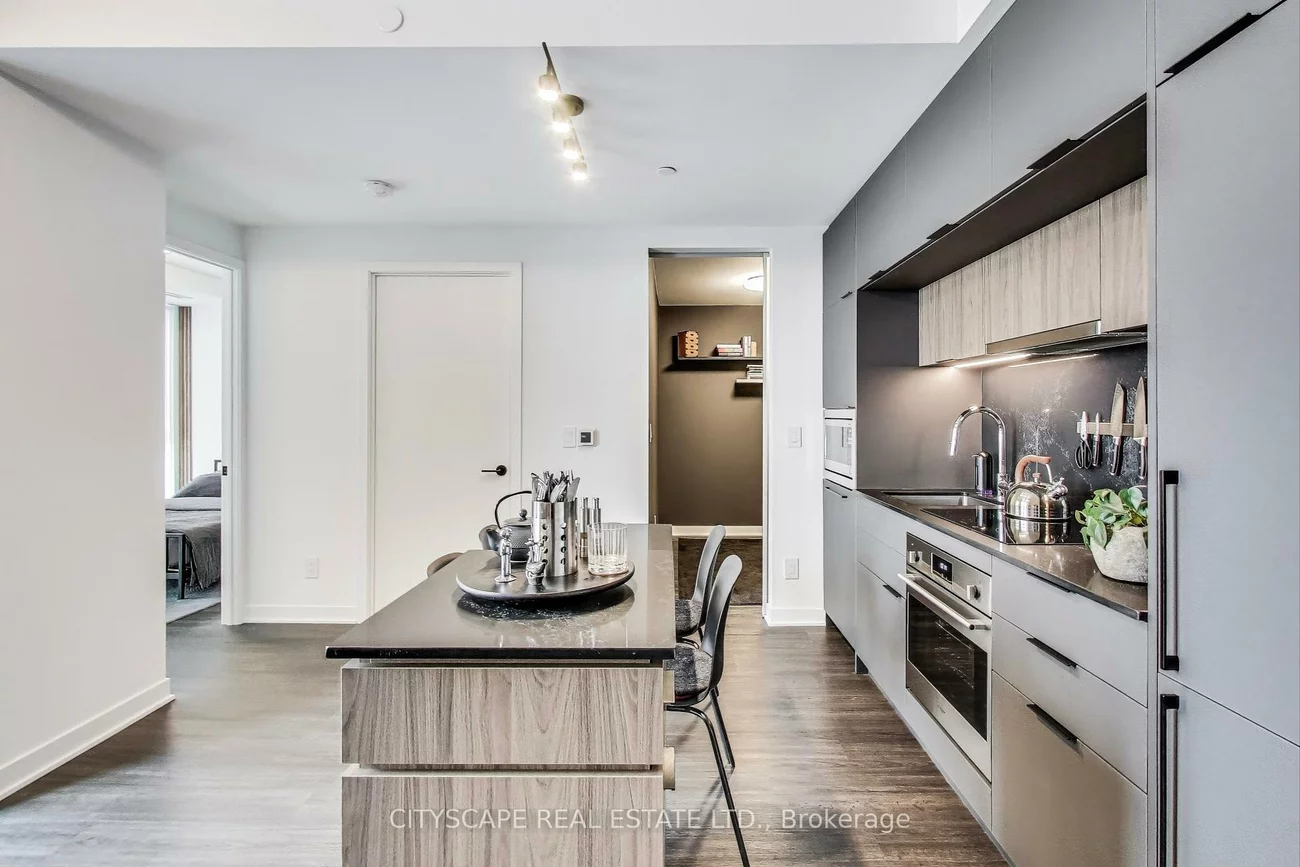 185, Alberta, Oakwood Village, Toronto