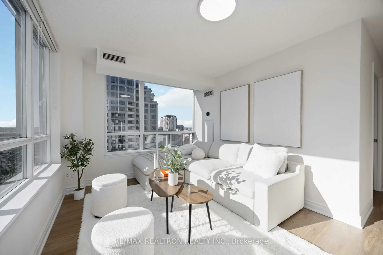 3, Rean, Bayview Village, Toronto