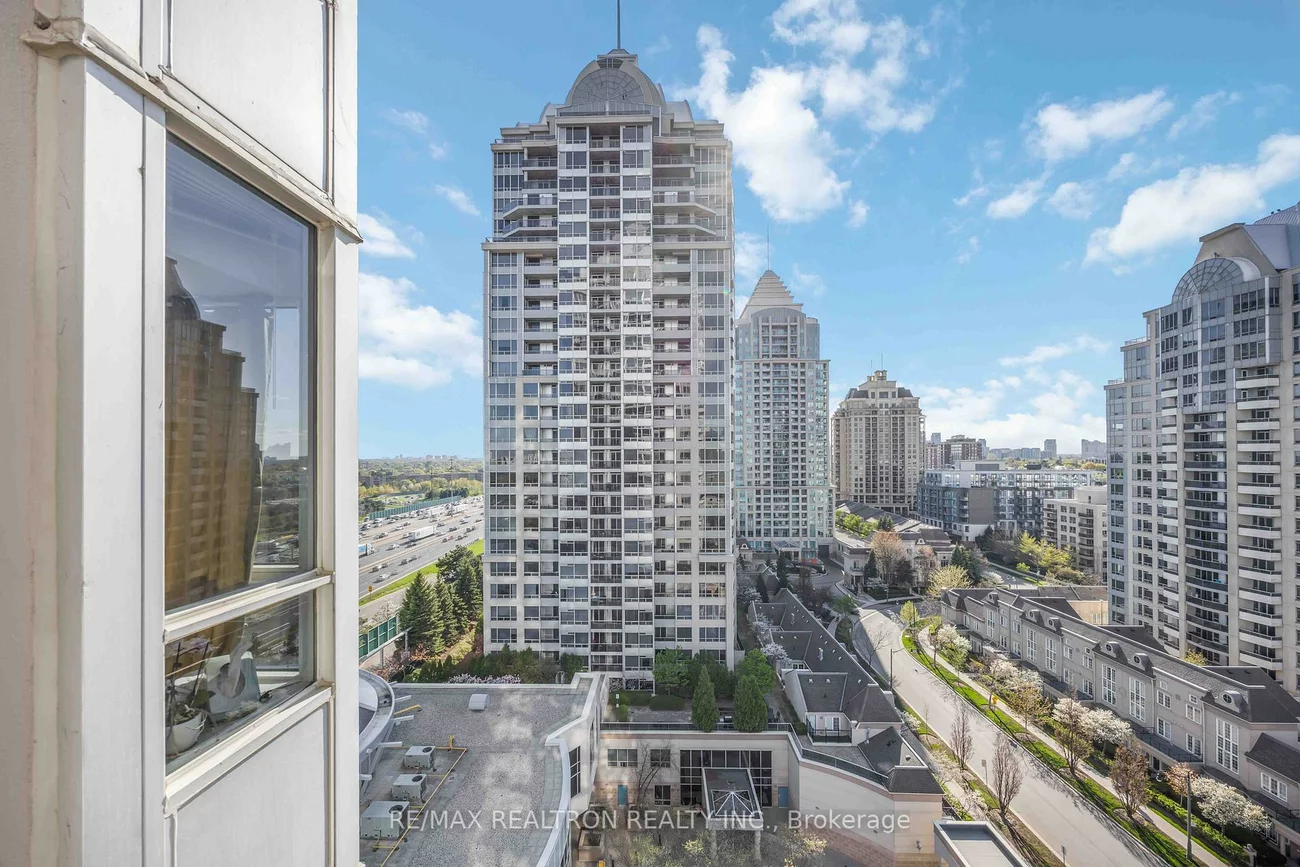 3, Rean, Bayview Village, Toronto