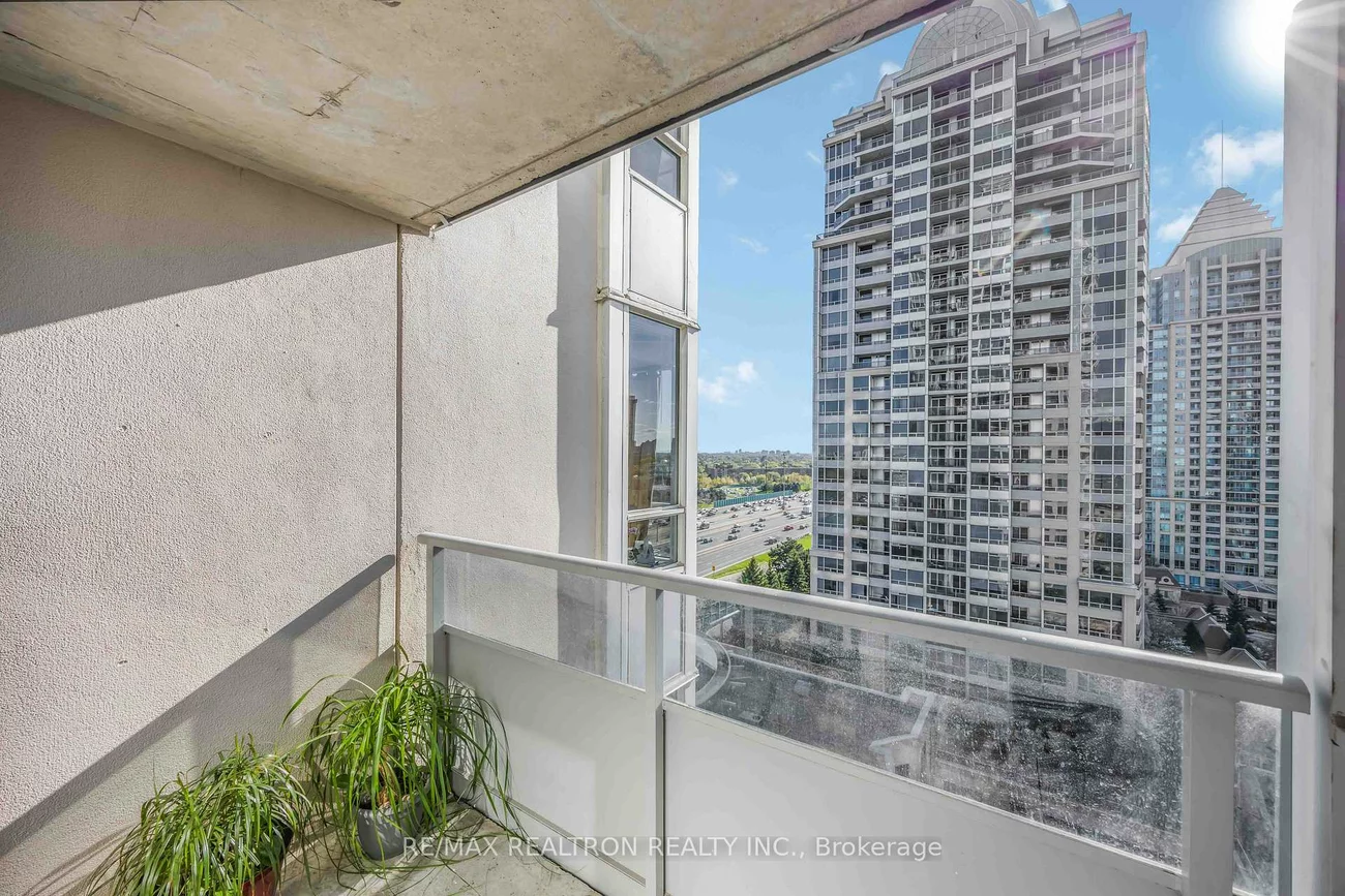3, Rean, Bayview Village, Toronto