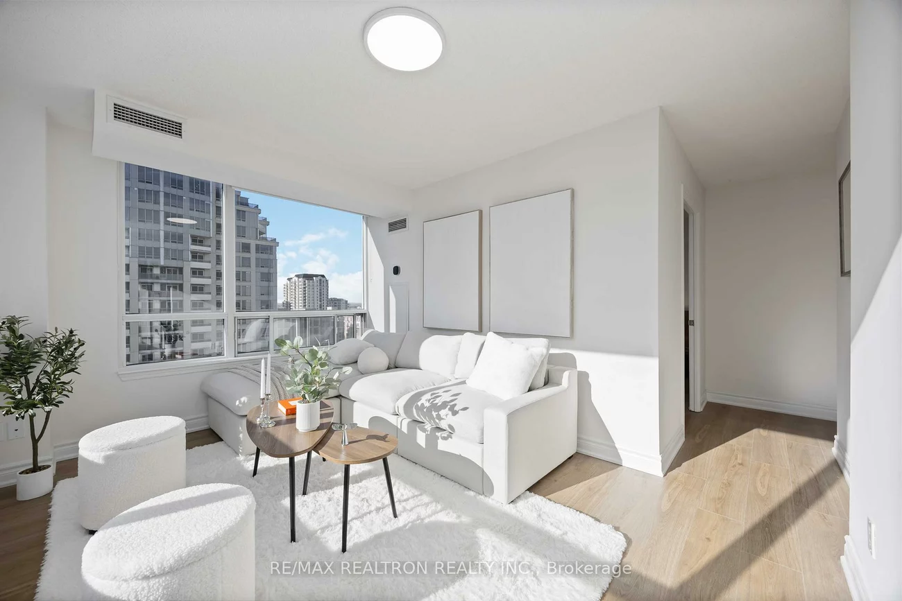3, Rean, Bayview Village, Toronto