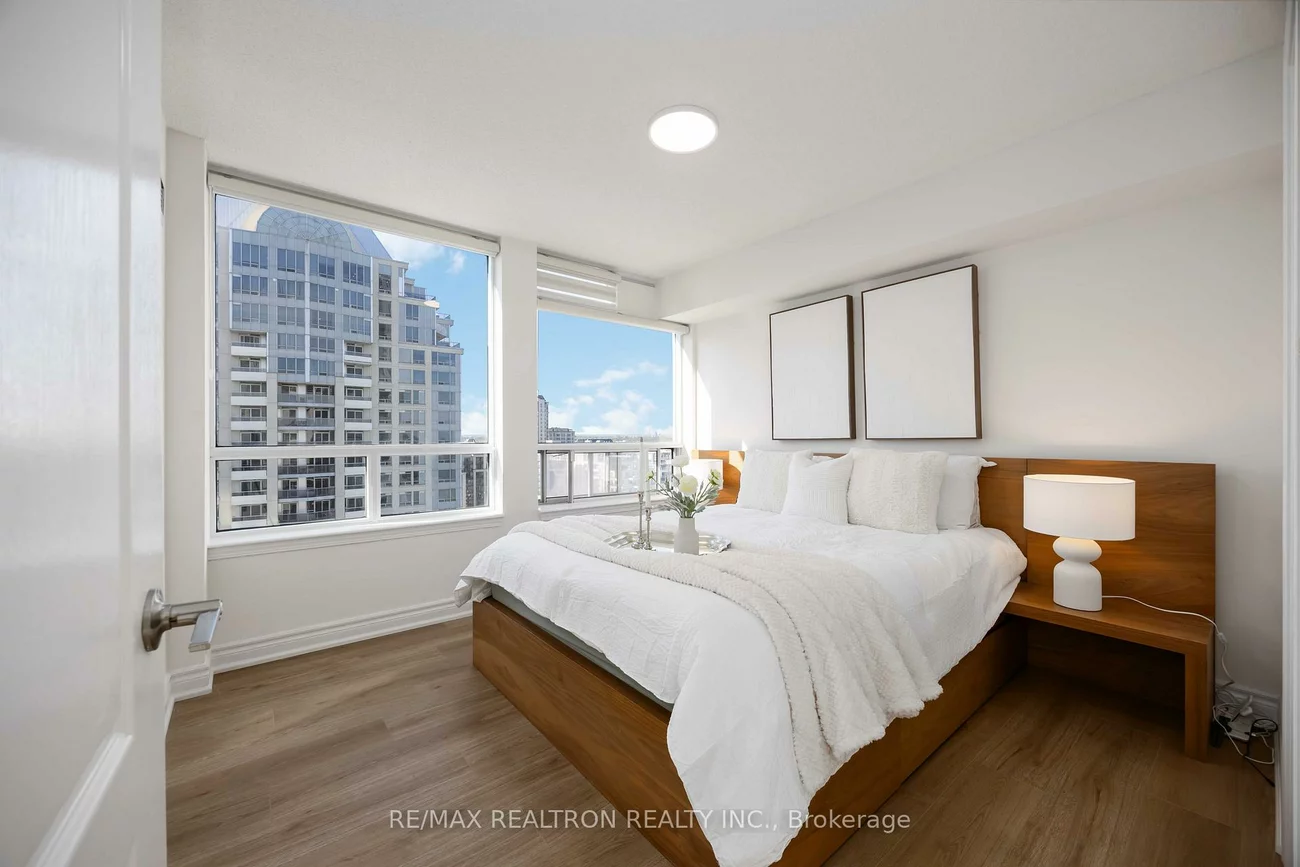 3, Rean, Bayview Village, Toronto