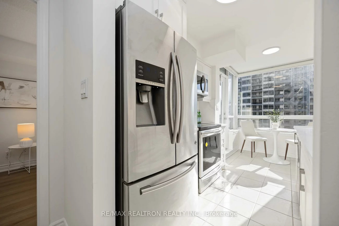 3, Rean, Bayview Village, Toronto