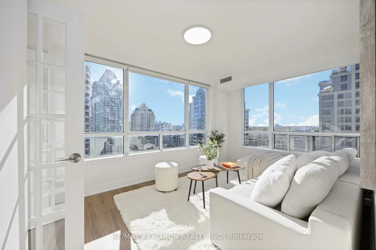 3, Rean, Bayview Village, Toronto