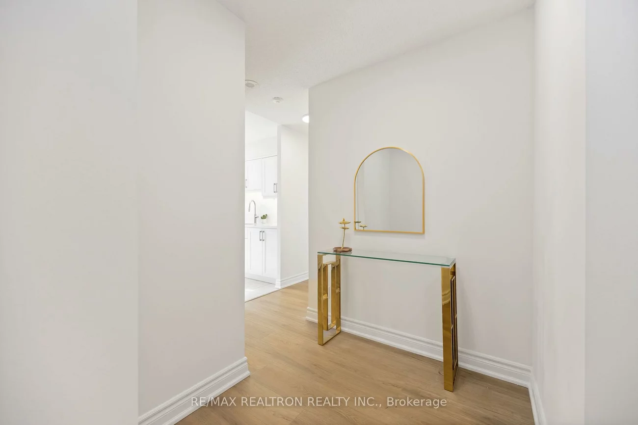 3, Rean, Bayview Village, Toronto