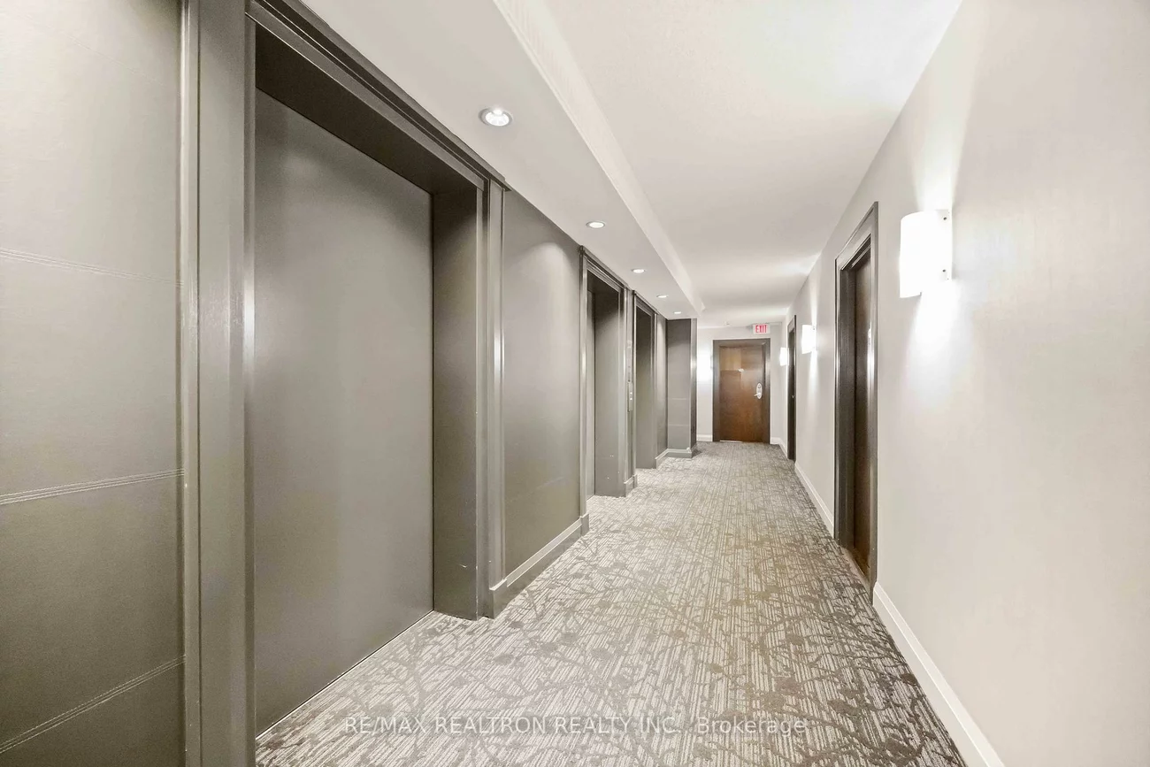 3, Rean, Bayview Village, Toronto