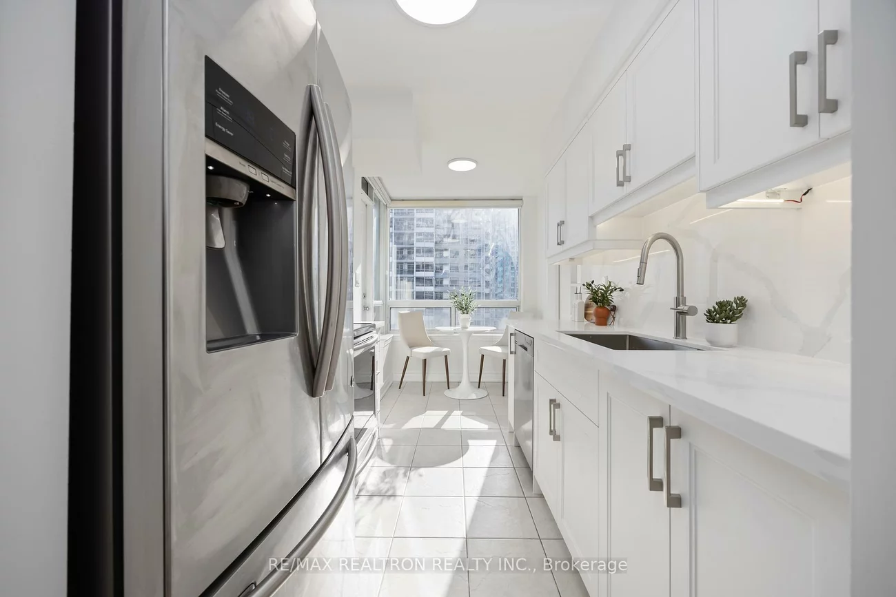 3, Rean, Bayview Village, Toronto