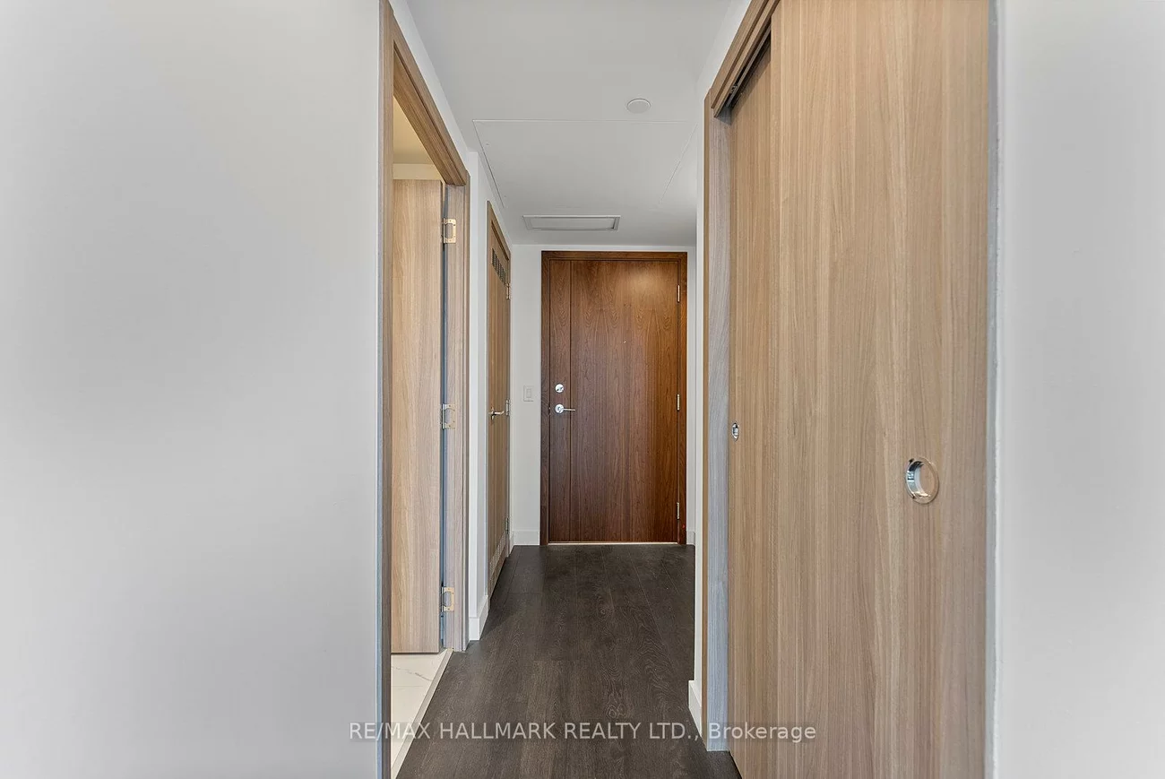 38, Widmer, Waterfront Communities C1, Toronto