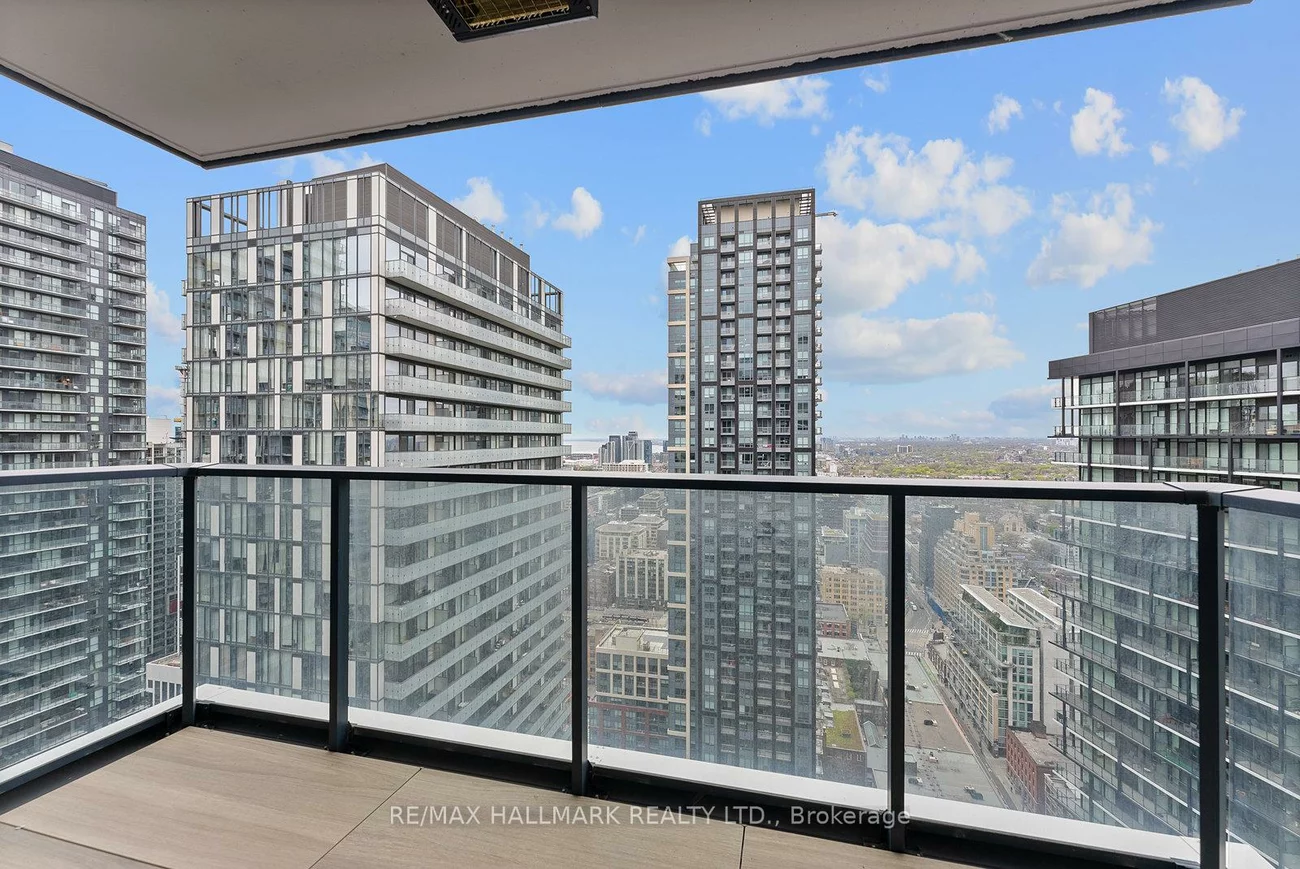 38, Widmer, Waterfront Communities C1, Toronto