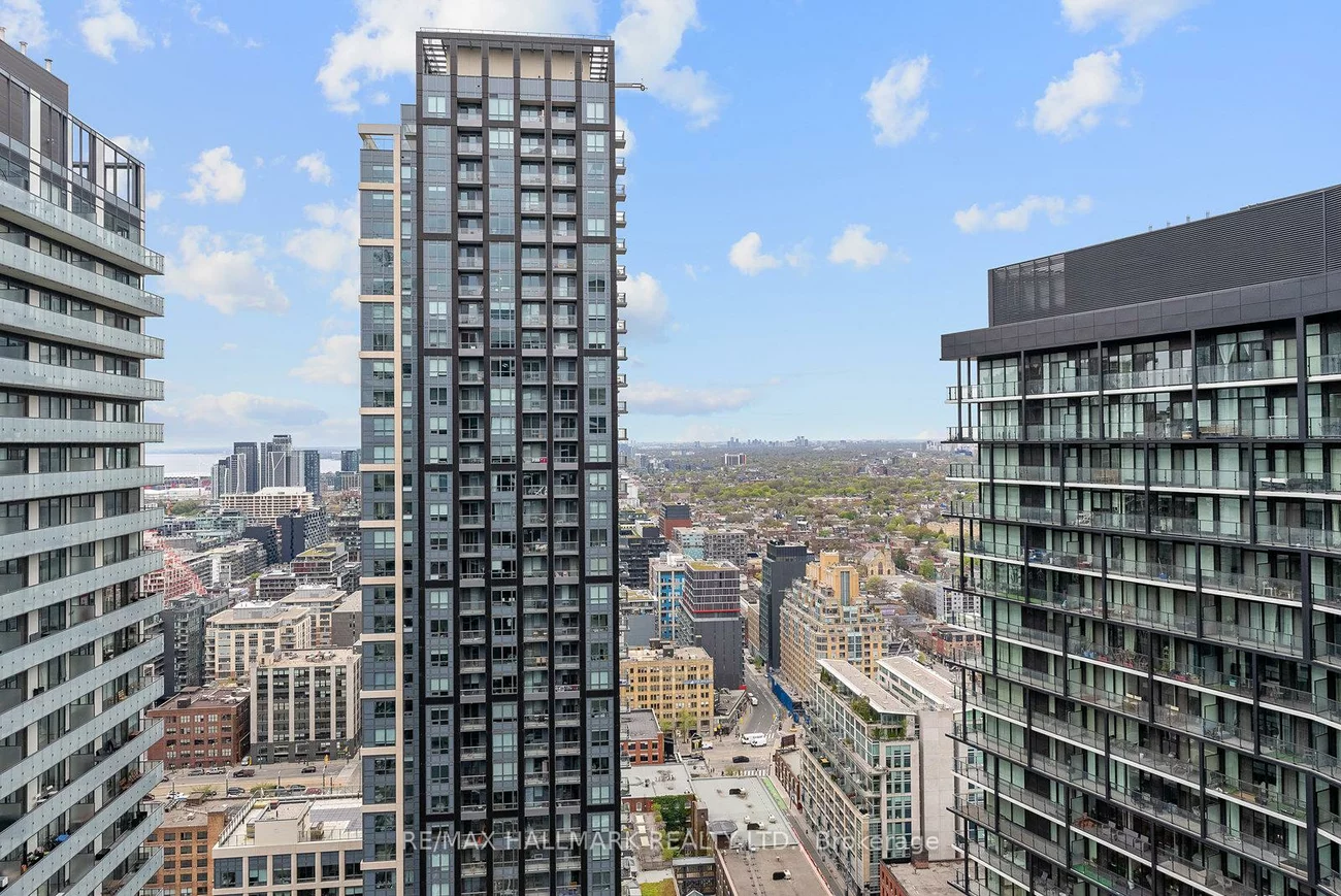 38, Widmer, Waterfront Communities C1, Toronto