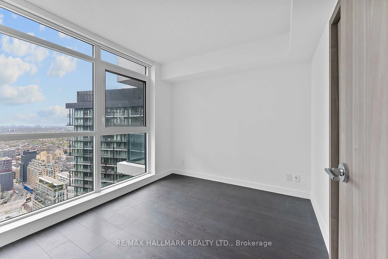 38, Widmer, Waterfront Communities C1, Toronto