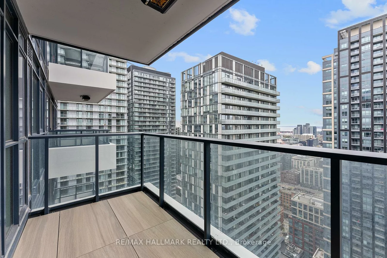 38, Widmer, Waterfront Communities C1, Toronto