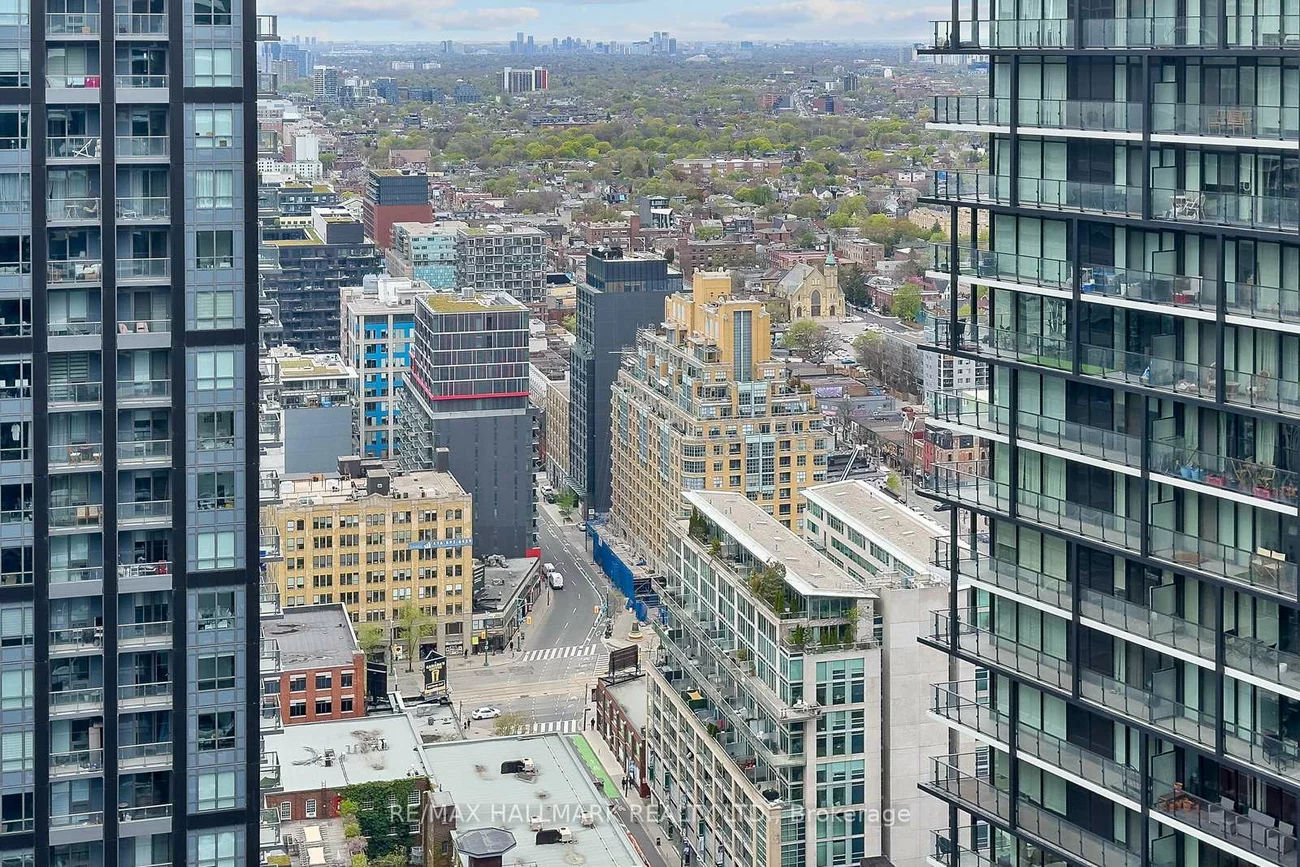 38, Widmer, Waterfront Communities C1, Toronto
