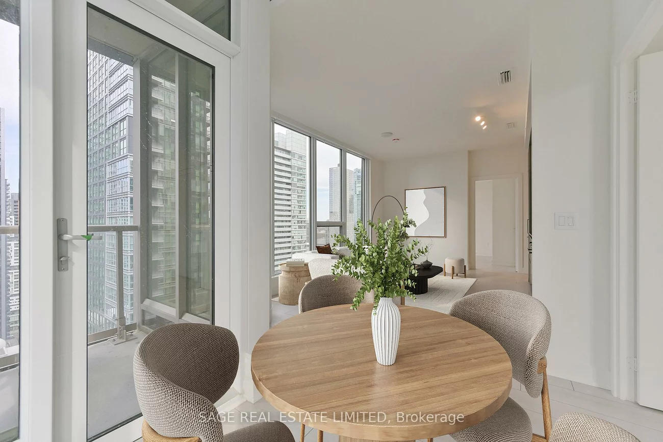 35, Mercer, Waterfront Communities C1, Toronto