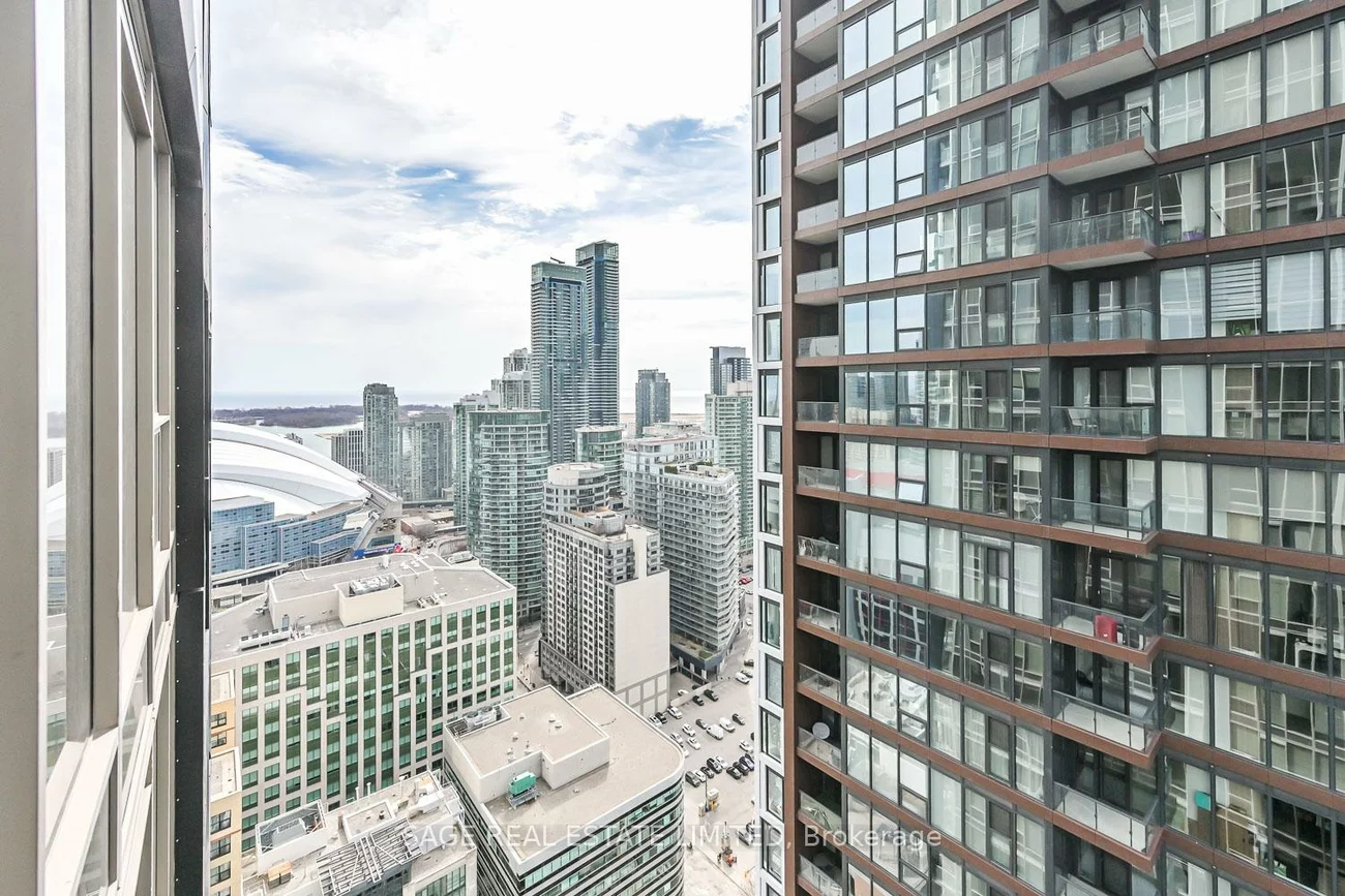 35, Mercer, Waterfront Communities C1, Toronto