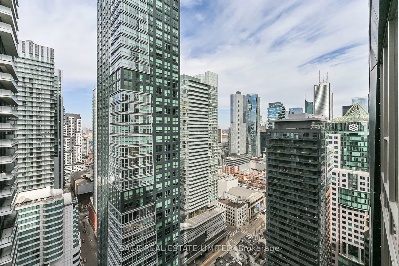 35, Mercer, Waterfront Communities C1, Toronto