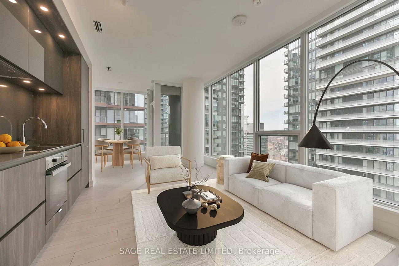 35, Mercer, Waterfront Communities C1, Toronto