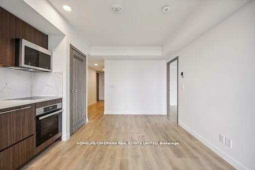 38, Widmer, Waterfront Communities C1, Toronto