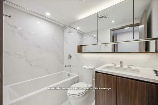 38, Widmer, Waterfront Communities C1, Toronto