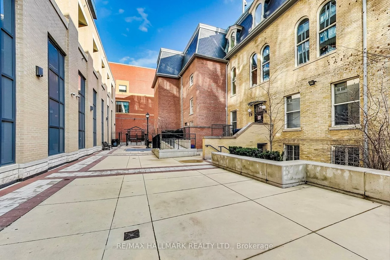 105, George, Moss Park, Toronto