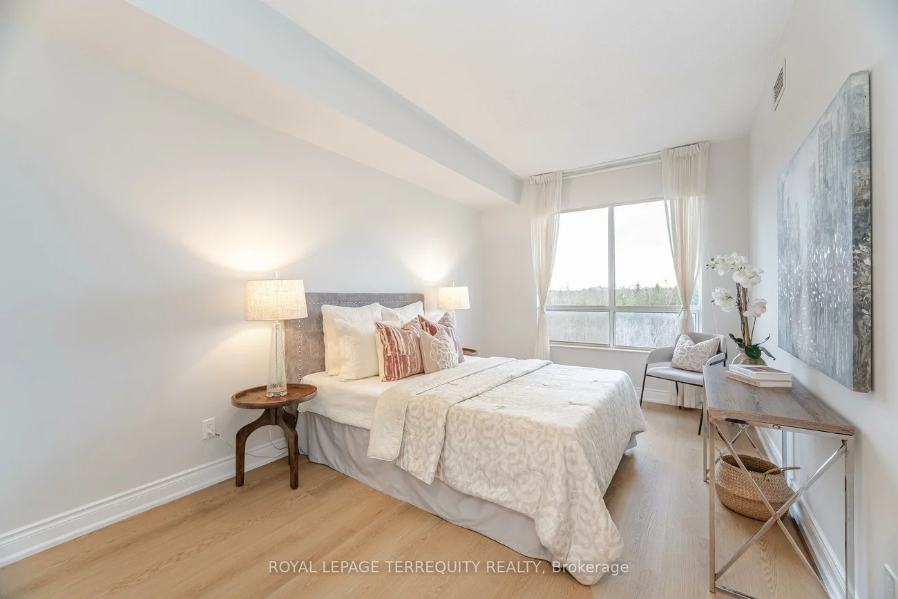1101, Leslie, Banbury-Don Mills, Toronto