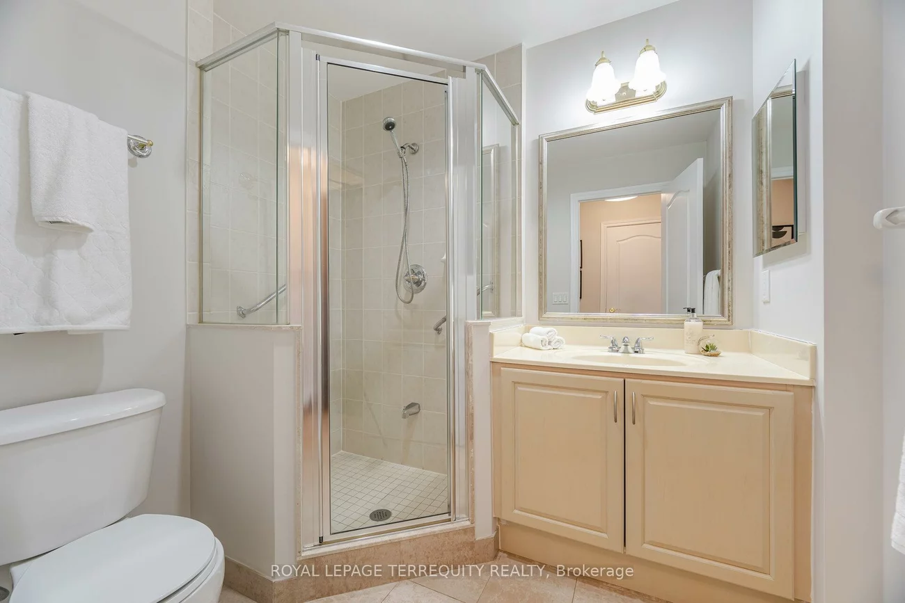 1101, Leslie, Banbury-Don Mills, Toronto