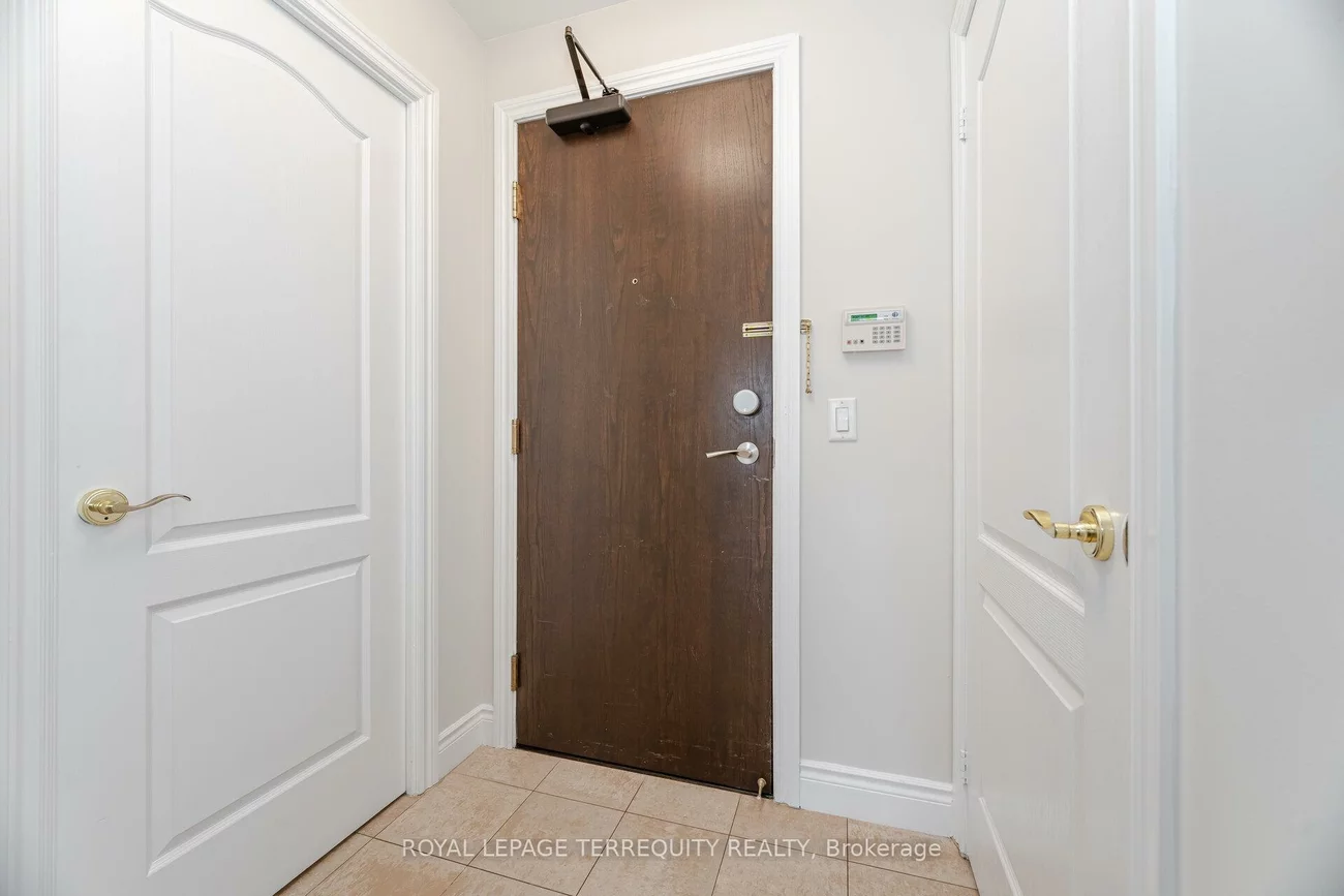 1101, Leslie, Banbury-Don Mills, Toronto