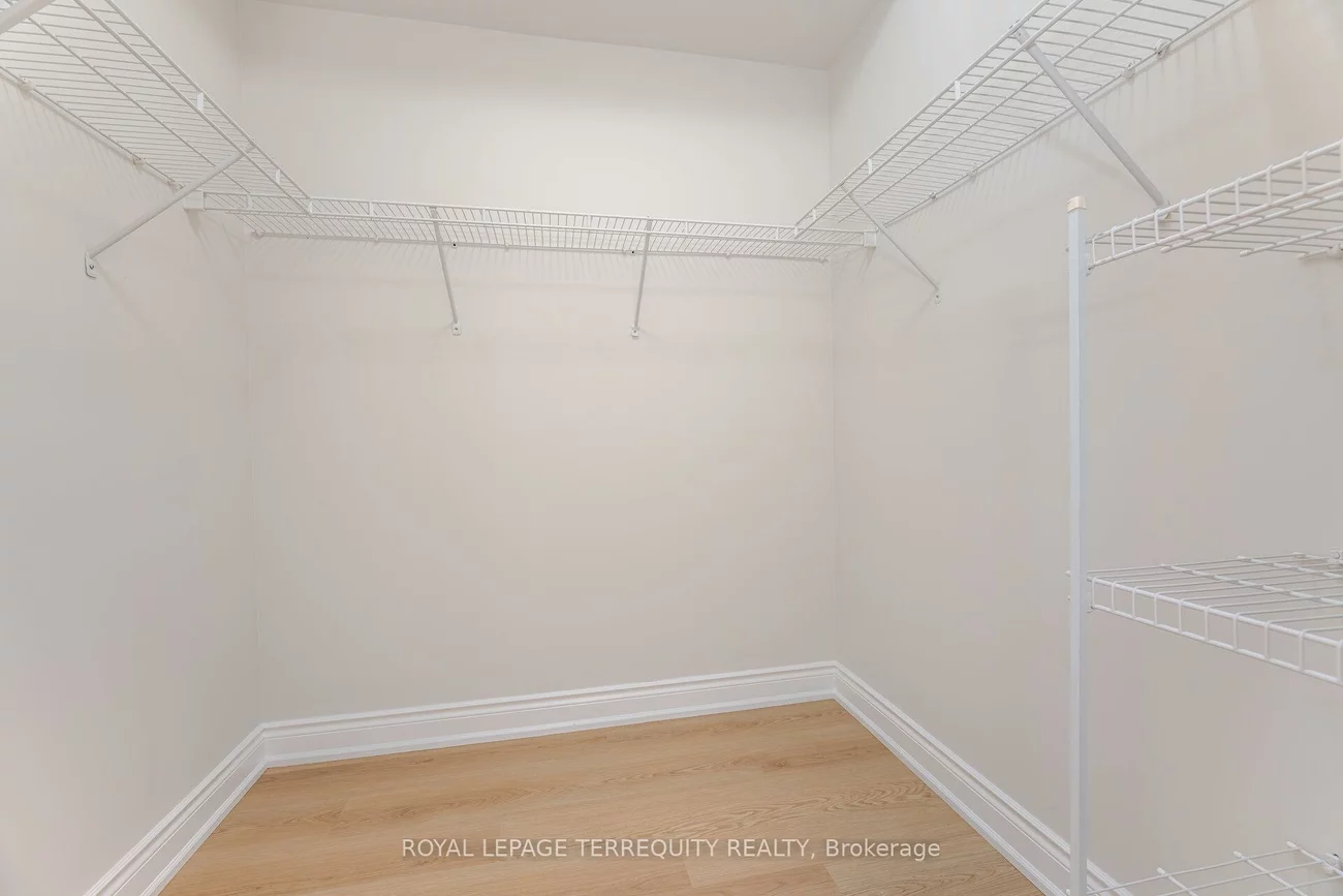 1101, Leslie, Banbury-Don Mills, Toronto