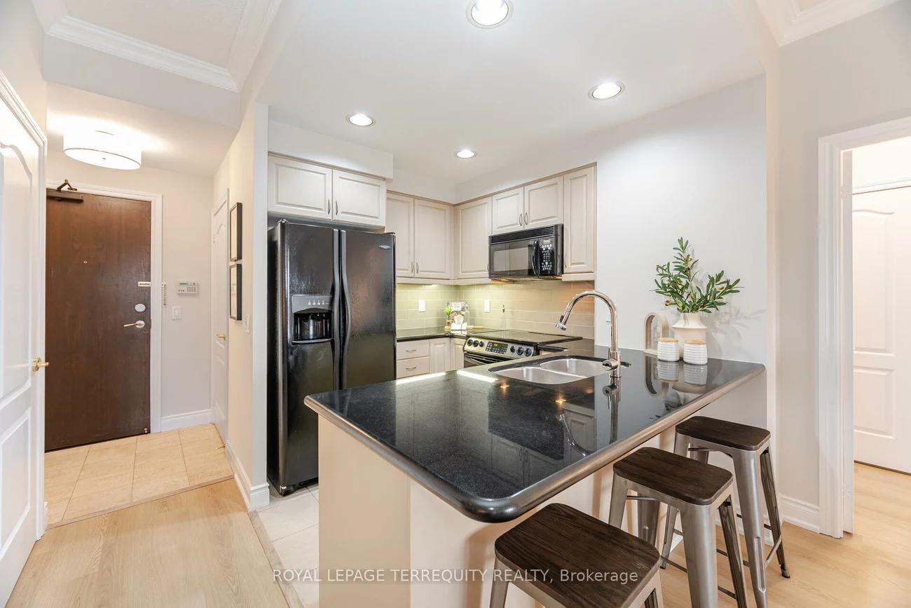 1101, Leslie, Banbury-Don Mills, Toronto