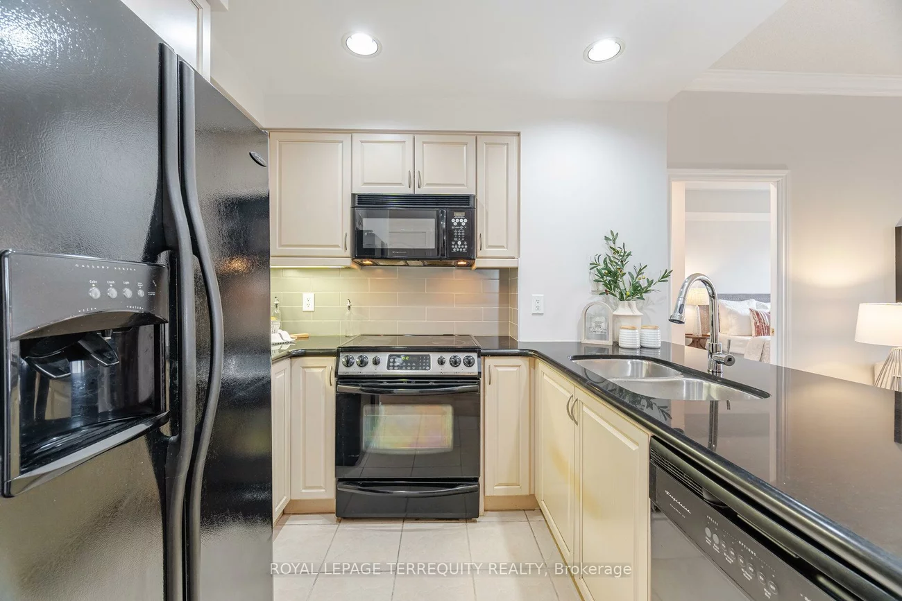 1101, Leslie, Banbury-Don Mills, Toronto