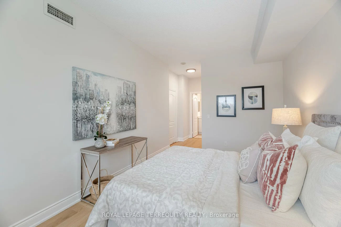 1101, Leslie, Banbury-Don Mills, Toronto