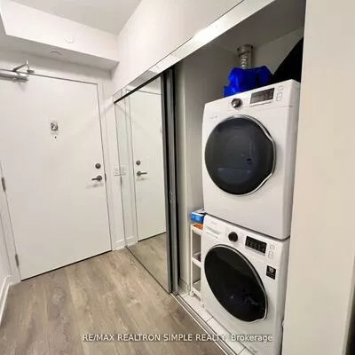195, Redpath, Mount Pleasant West, Toronto