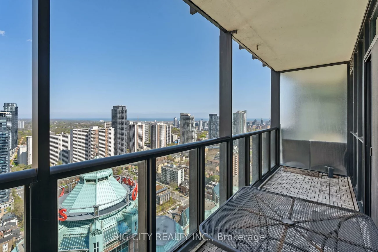 110, Charles, Church-Yonge Corridor, Toronto